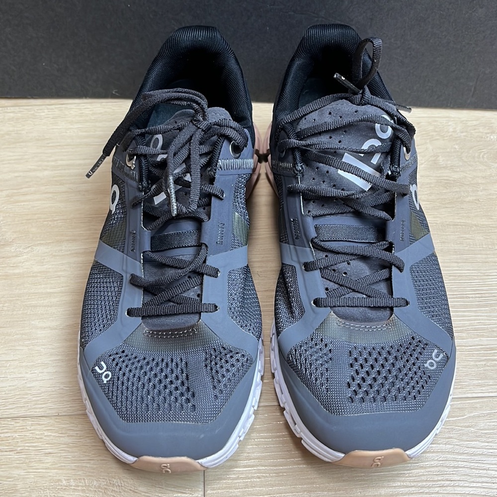 On Cloudflow Running Shoe Size 6 1/2 Us - image 4